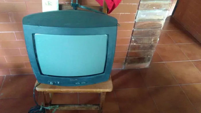 TV Philips CRT 20 polegadas