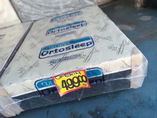 Box casal com colchão acoplada 