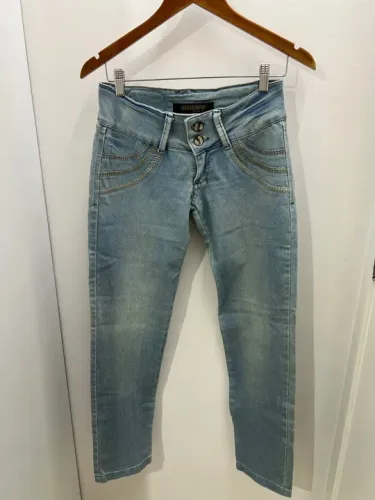 Calça Jeans Azul Claro - feminina
