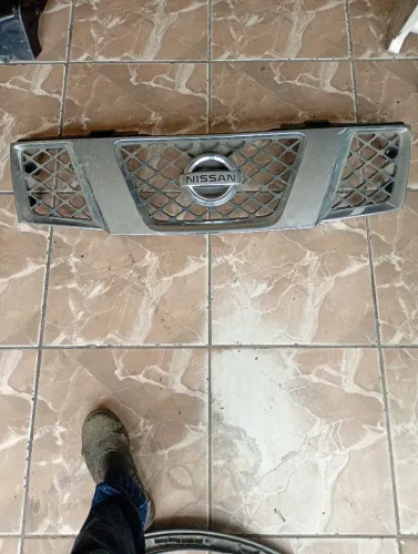 Grade Nissan Frontier 2011 2012 (Cromada)