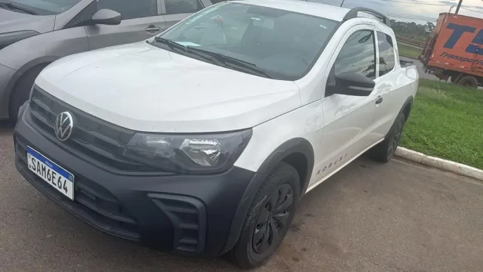 Saveiro Robust 2024 com 10 mil km 