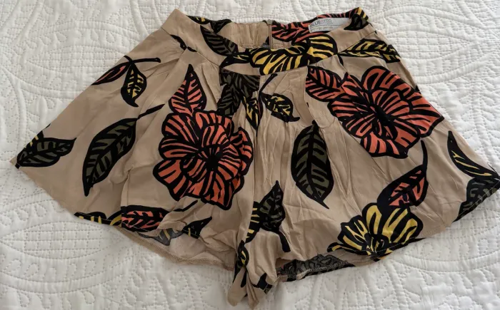 Shorts- saia estampado