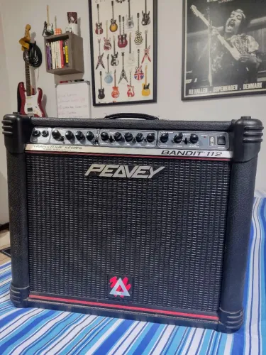 Amplificador Peavey Bandit 112 TransTube Red Stripe 