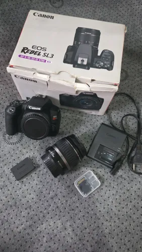 Canon Sl3 com 18-55mm 