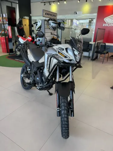 XRE 300 Sahara Adventure - 2025