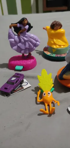 Brinquedos kinder e mc donalds