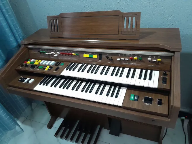 Orgao yamaha B75  top