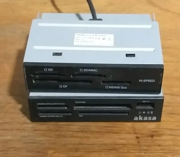 Lote de Leitor de Cartões de Memória Multi-Formato