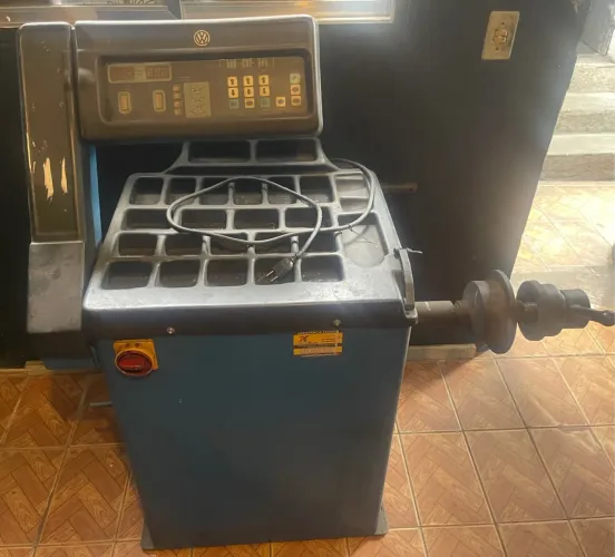 Máquina de balanceamento auto center borracharia 