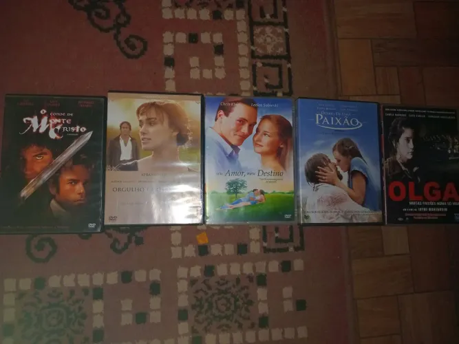 Coleção de DVDs de Filmes Românticos e Drama