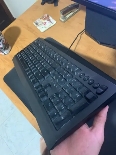 Razer Cynosa V2 - Funcionando perfeitamente, parece novo.