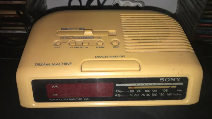 Radio Despertador Sony Vintage Am/fm Modelo Lcf-c25 - (serial 5333758)