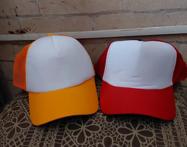 5 BONÉS PARA SUBLIMAÇAO (até 30)BONÉS TRUCKER COM FRENTE PARA SUBLIMAR.