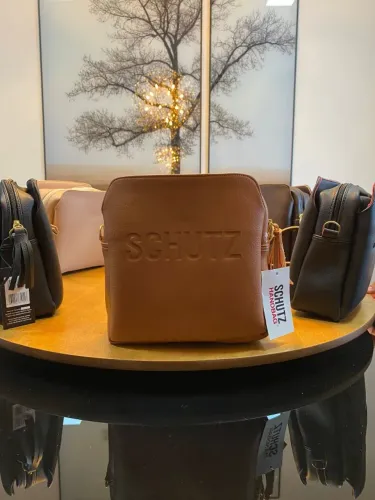 Bolsa Schutz Caramelo