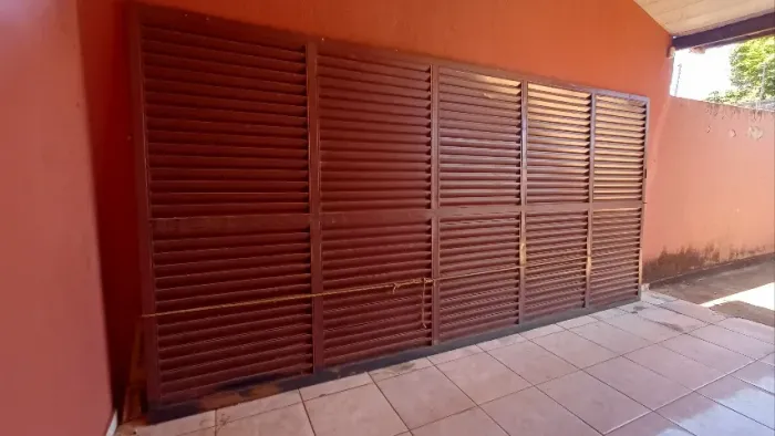 portão de garagem reforçado