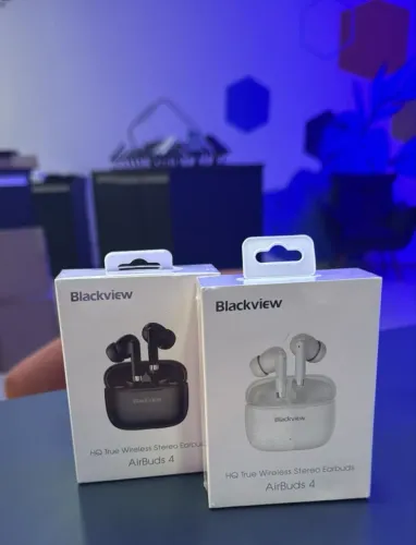 Fone AirBuds 4 / Blackview / branco e preto / Lacrado / loja física / $120,00