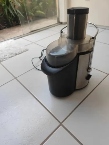 Centrífuga Mondial 800W, muito bem conservada