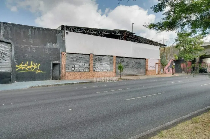 Galpão para Alugar, 450 m² por R$12.000,00 na Avenida Antônio Carlos