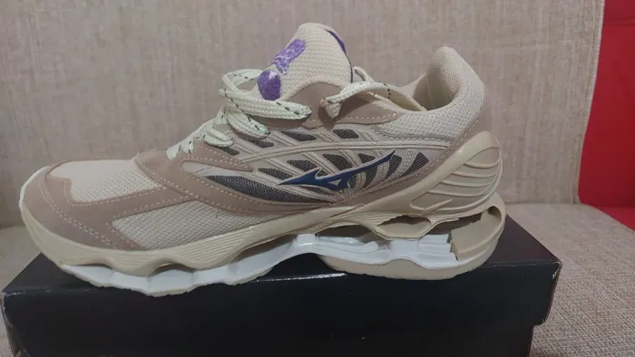 Tênis Mizuno Wave Prophecy X Bege