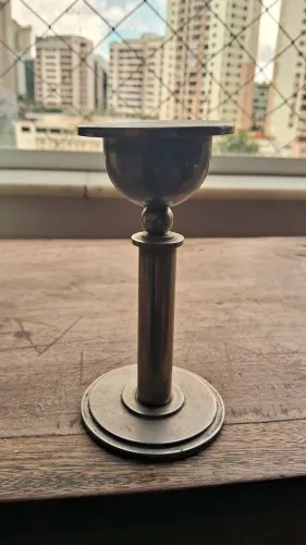 Antigo Castiçal em perfeito estado de conservação <br>14 cm 
