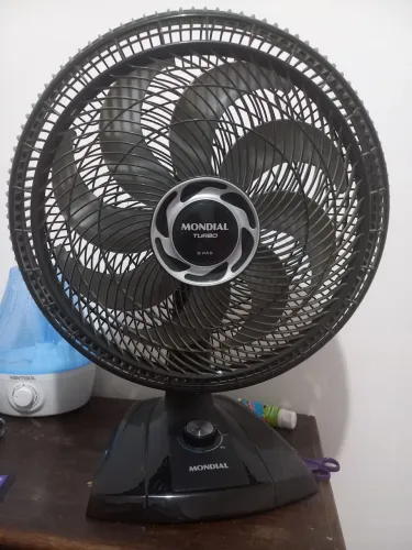 Ventilador de Mesa Mondial Turbo 8 pás