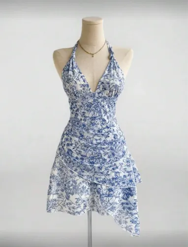 Vestido Feminino com Estampa Floral Vintage