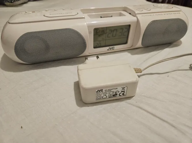 Rádio Relógio JVC RA-P10, Dock iPod