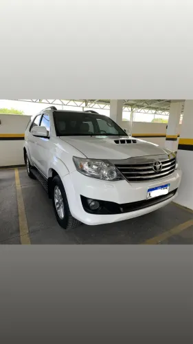 Toyota Hilux SW4 SRV D4-d 4X4 3.0 TDI Dies. AUT 2013