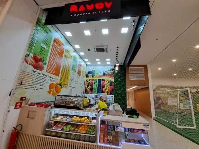 PITALE IMOVEIS VENDE ESTA LOJA RAMOV EMPÓRIO DO SUCO Shopping Trimais Place Tucuruvi SP
