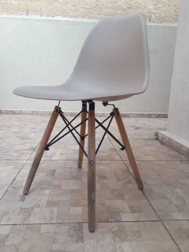 Cadeira Eames Eiffel  creme - Design Moderno