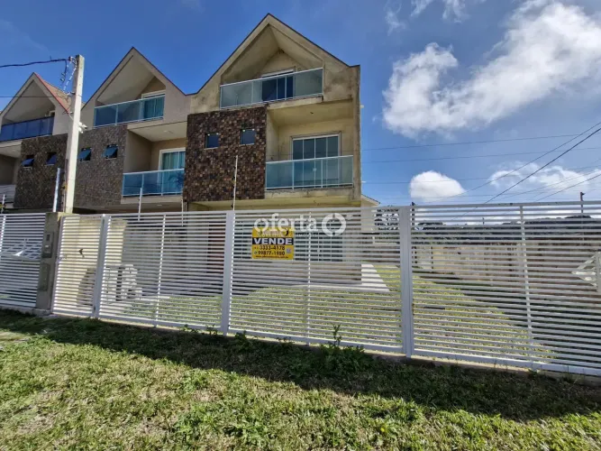 Sobrado/triplex em Araucária