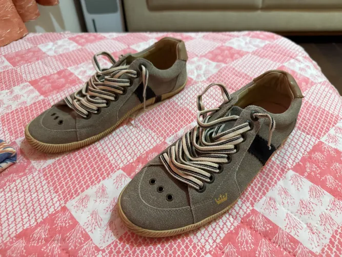 Tênis Oakley novinho. Tamanho 39