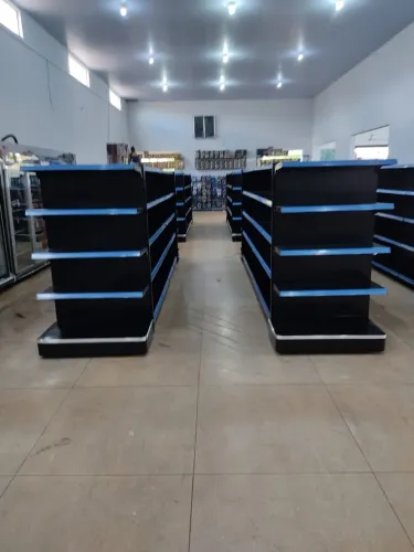 Expositores e Prateleiras para Comércio