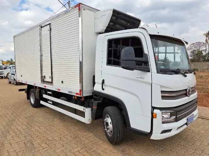 Vw 11180/21/22 baú frigorífico menos vinte 