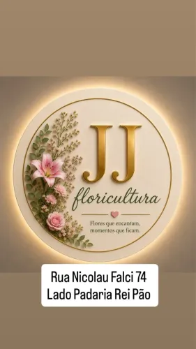 Mudas frutas e flores