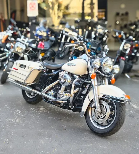 Harley Davidson Road King Police