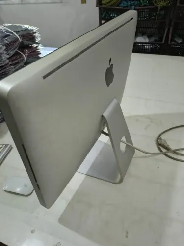 COMPUTADOR APPLE IMAC A1311. TELA 21.5", CORE I5 ( ANO 2013 )