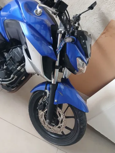 Troco yamaha gz250 em caminhonete pick up