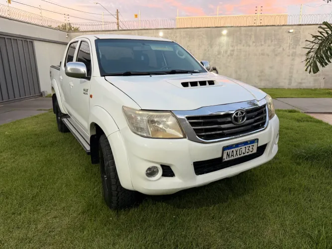 Toyota Hilux CD D4-d 4X4 3.0 TDI Dies. Mec. 2014