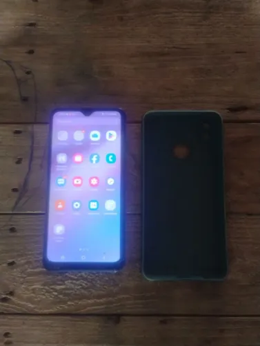 Vendo esse celular a10s  valor 190 reais 