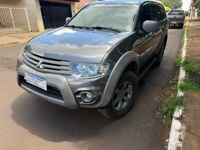 Mitsubishi Pajero Outdoor 3.2 4X4 T.i. Dies.5p Aut. 2017