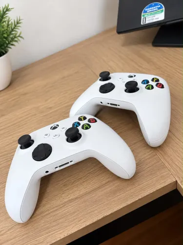 Apenas Venda Fisica Xbox Series S 512GB Digital + 2 Controles + Carregador