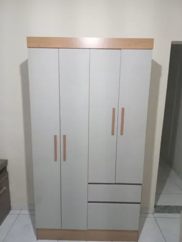 Vendo guarda roupo novíssimo