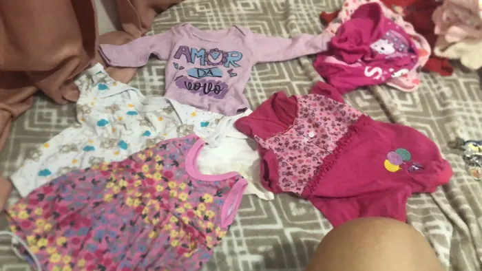 Lote de roupas