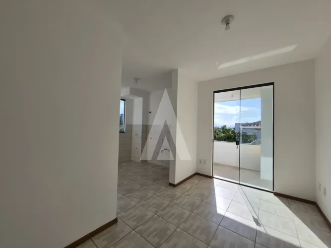 Apartamento com 02 quartos no bairro Aventureiro.