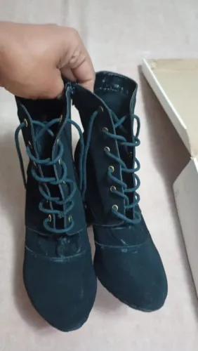 Vende-se bota