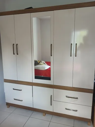 Vende se guarda rooupa