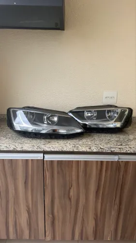 Par de Faróis Originais Jetta 2015 a 2018 MK6,5