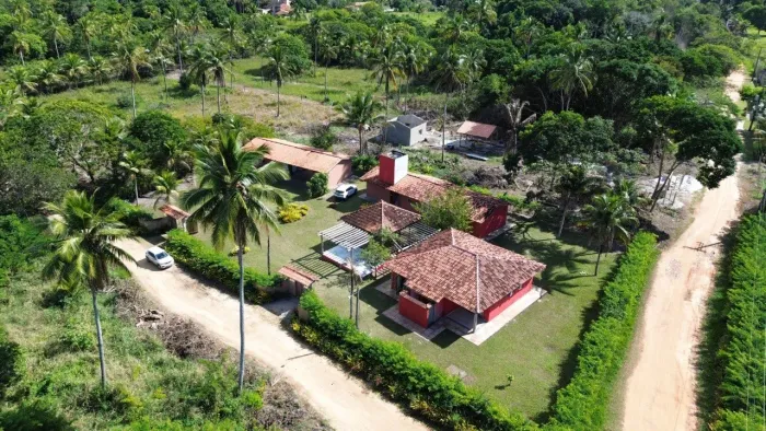 Casa (Térreo), com 6 quartos e 8 banheiros à Venda, 2000 m² em Una/BA