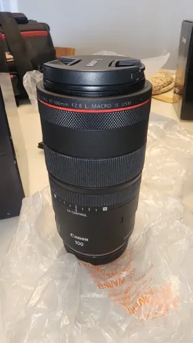 CANON RF 100mm F2.8 L Macro is usm